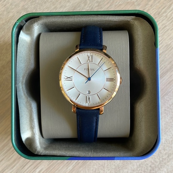 Fossil Jacqueline Navy Leather Watch - Picture 4 of 5